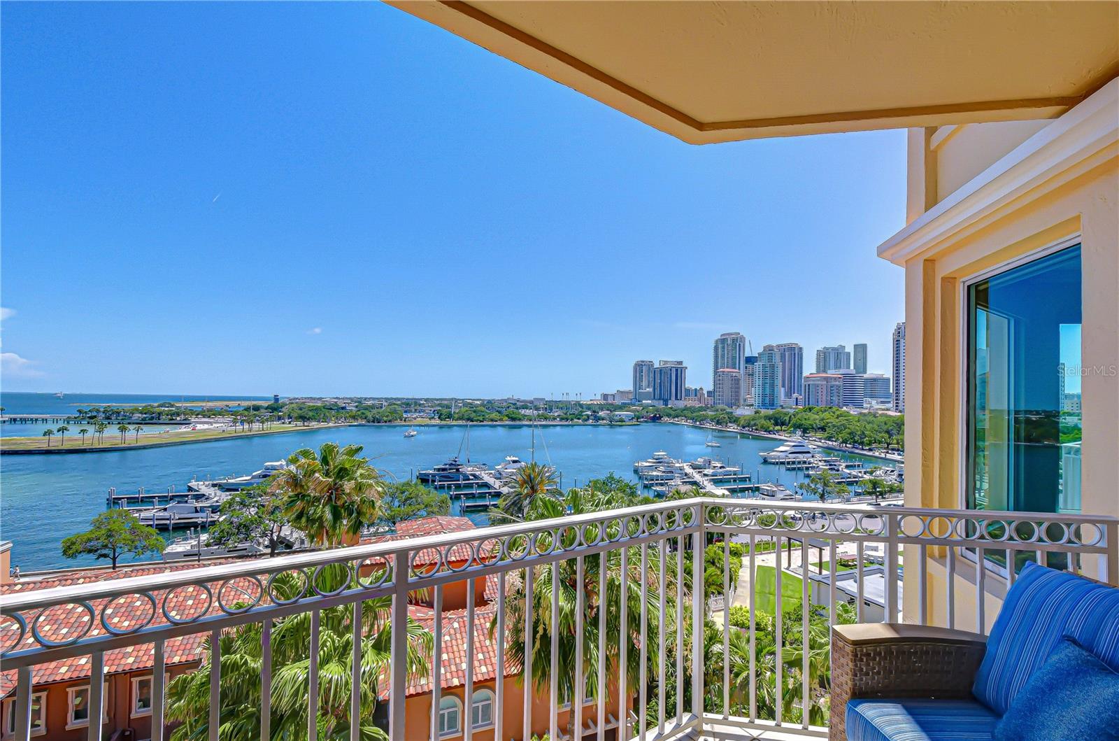 VINOY PLACE CONDO - Residential