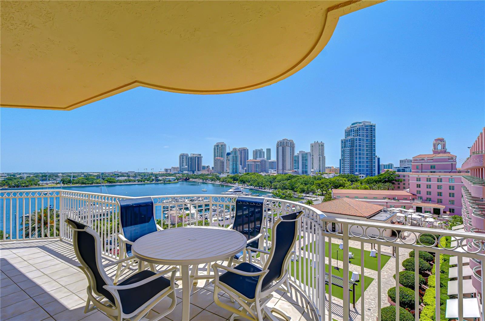 555 5TH AVENUE NE 711