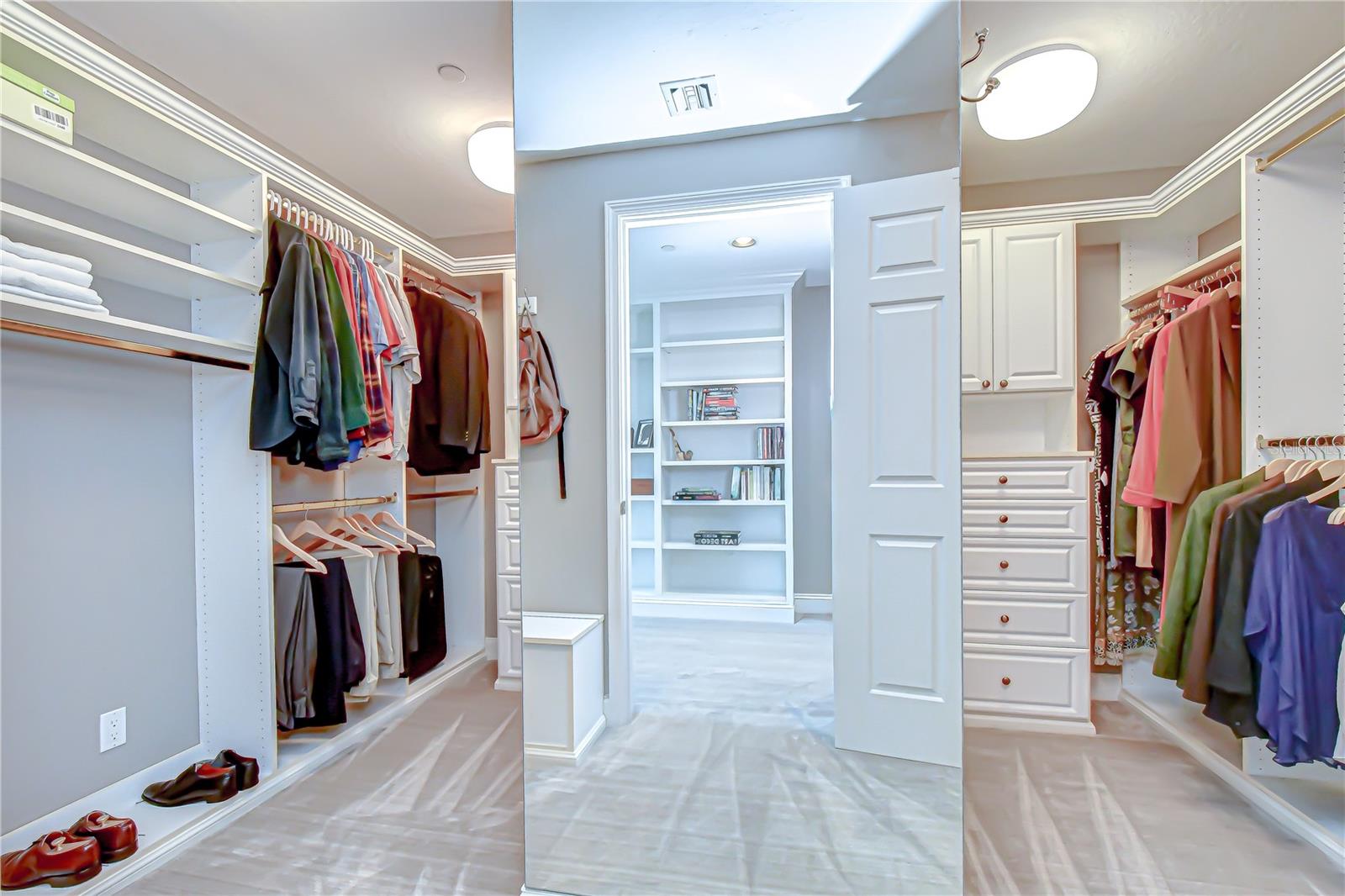 VINOY PLACE CONDO - Residential