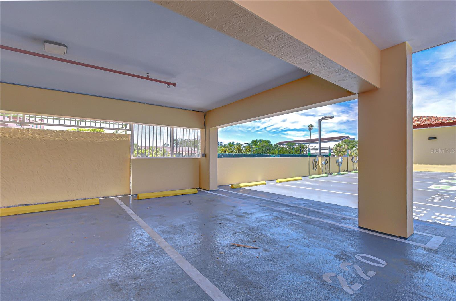 VINOY PLACE CONDO - Residential