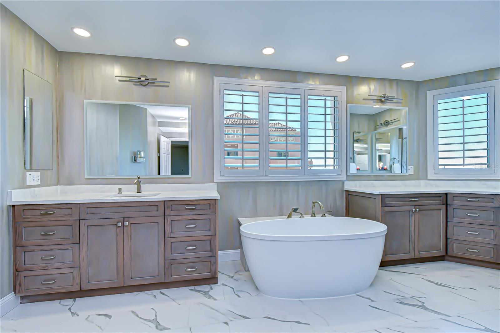 VINOY PLACE CONDO - Residential