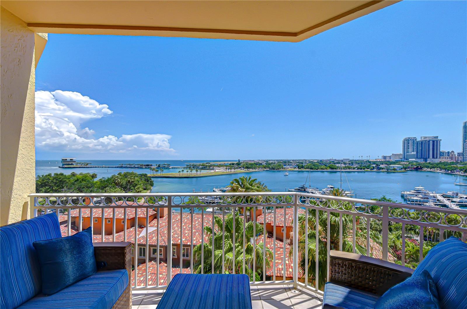 VINOY PLACE CONDO - Residential