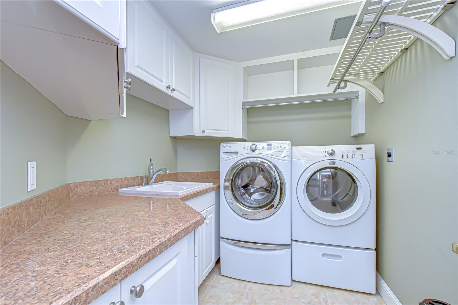 VINOY PLACE CONDO - Residential
