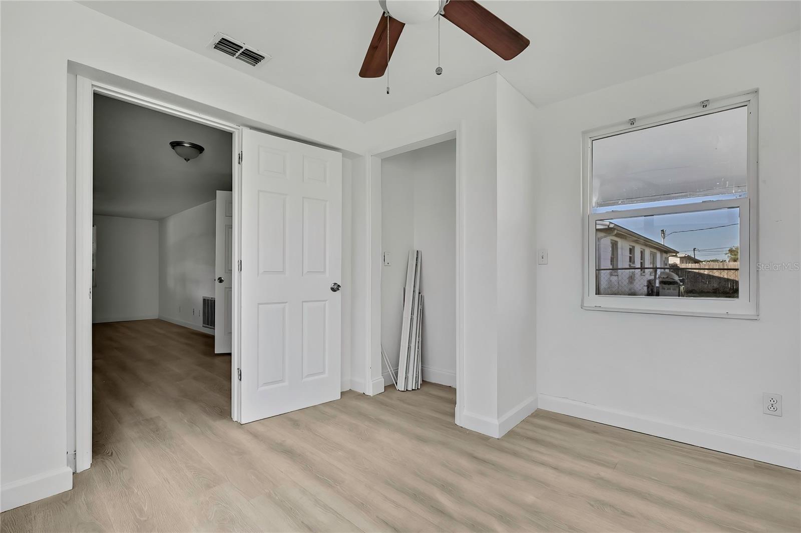 COLONIAL MANOR - Residential