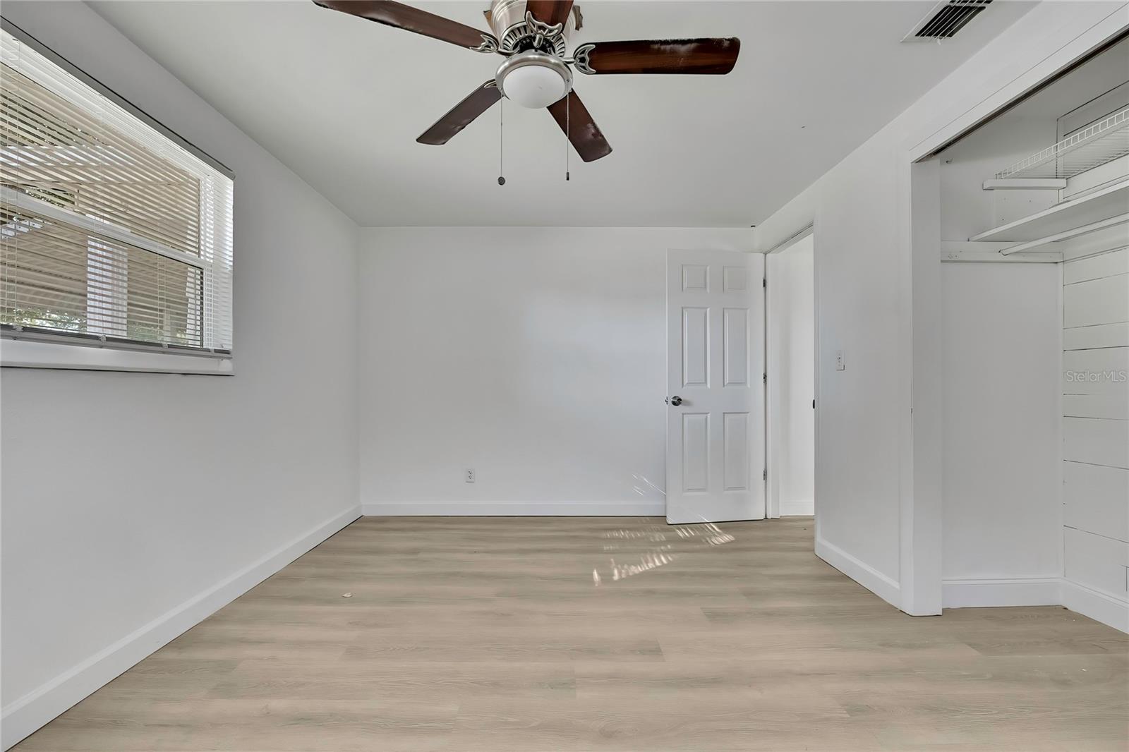 COLONIAL MANOR - Residential