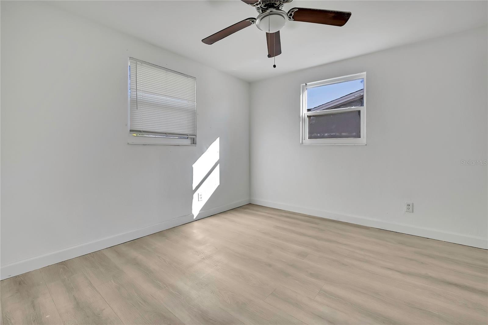 COLONIAL MANOR - Residential