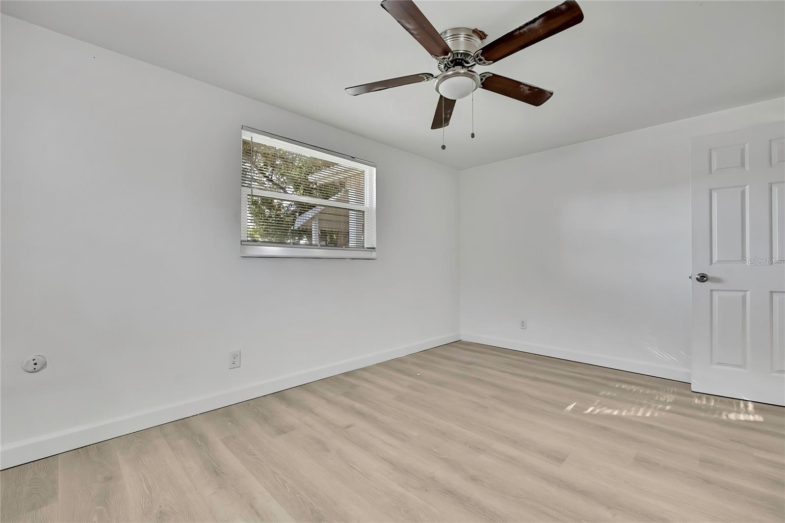 COLONIAL MANOR - Residential