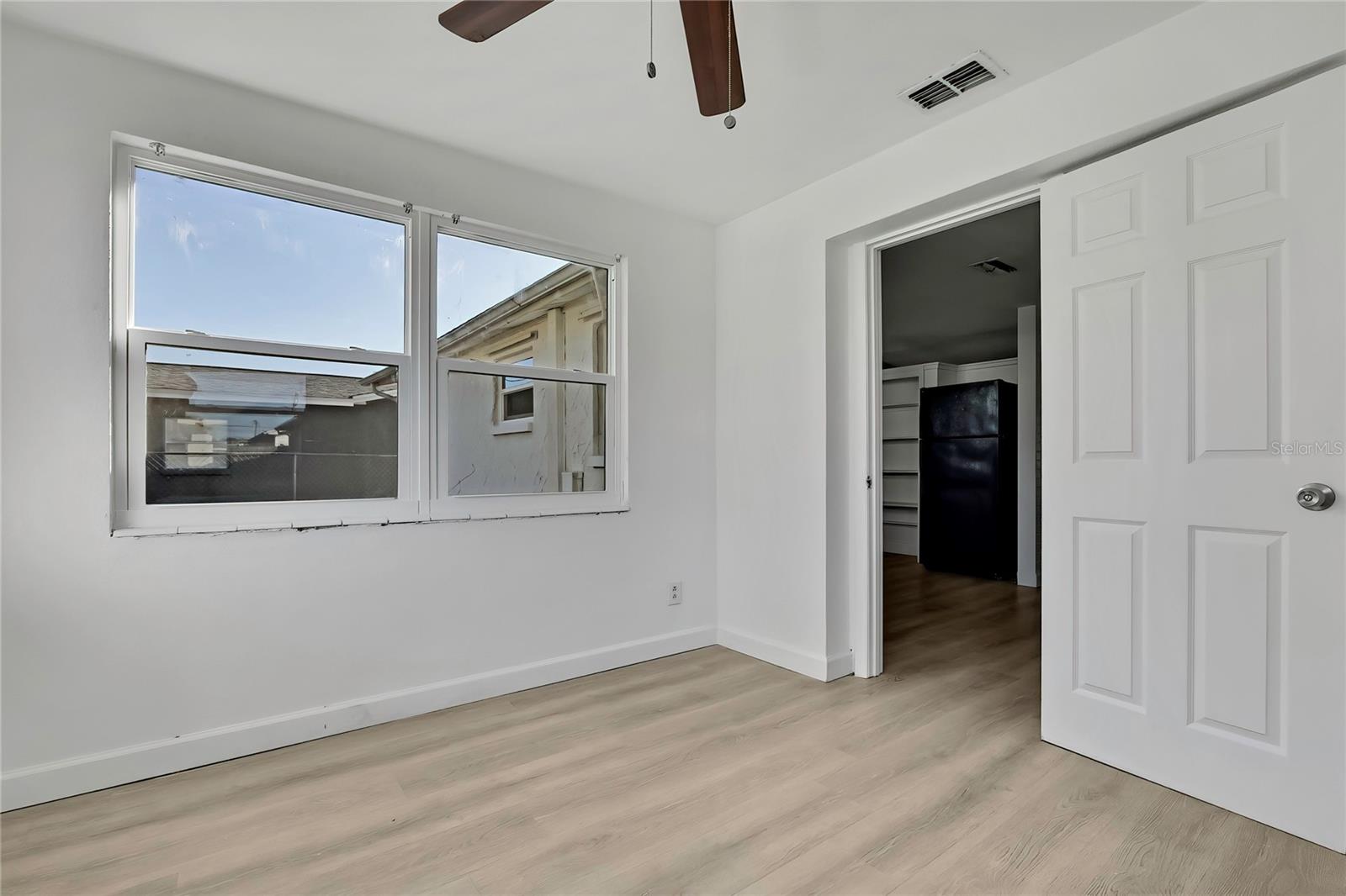 COLONIAL MANOR - Residential