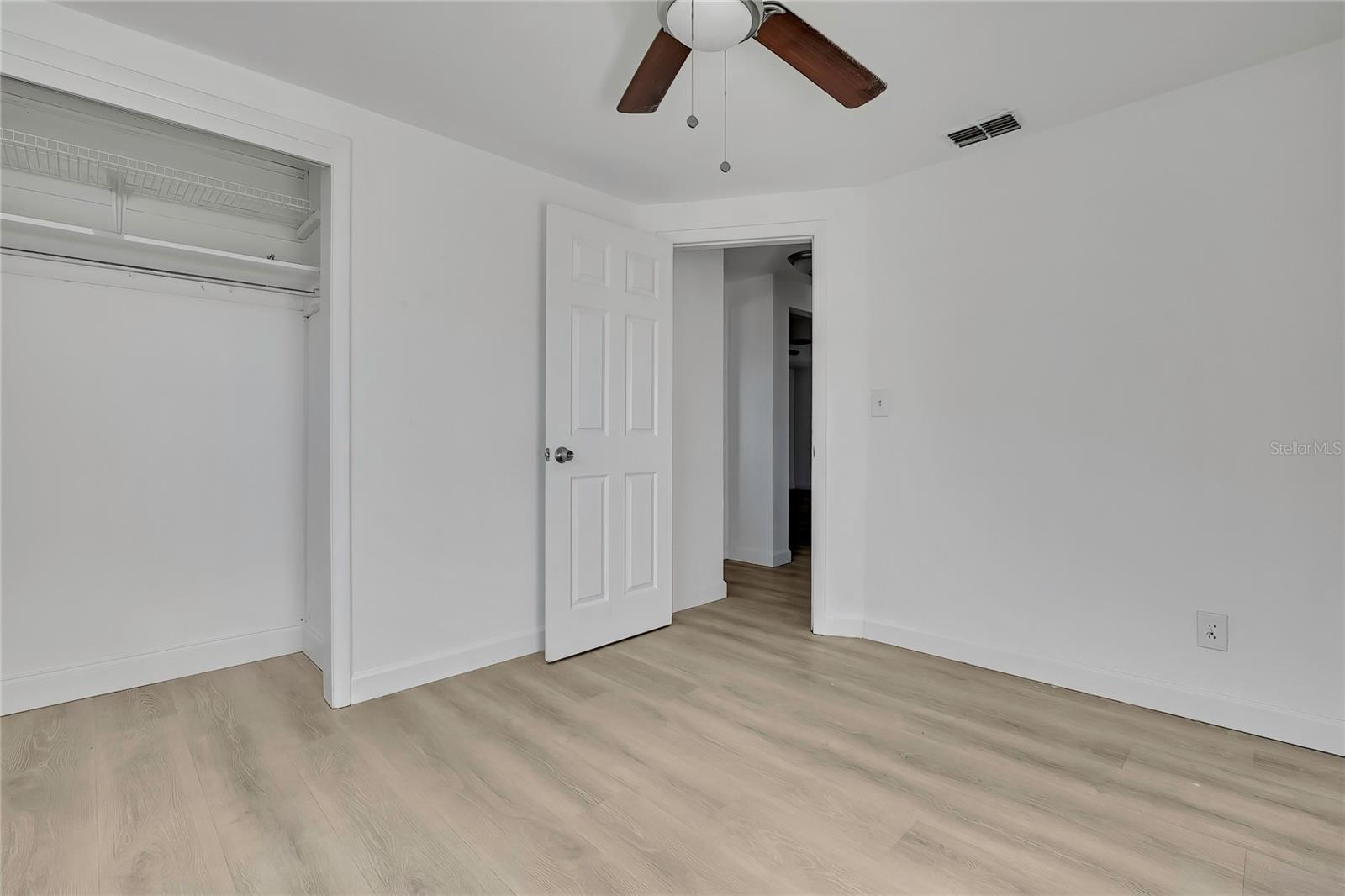 COLONIAL MANOR - Residential