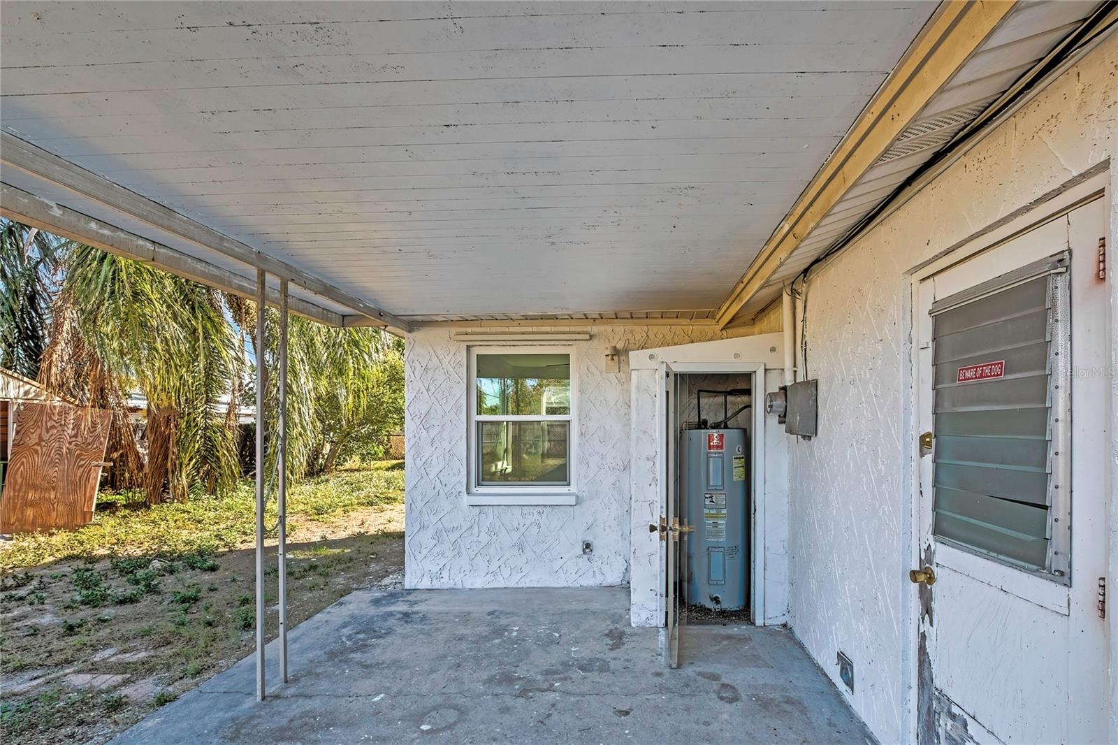 COLONIAL MANOR - Residential