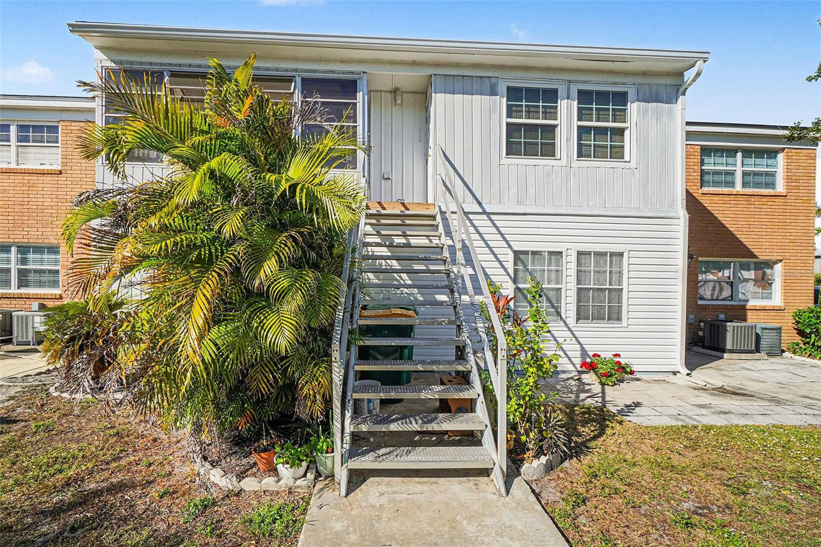 MARIA MANOR - Residential