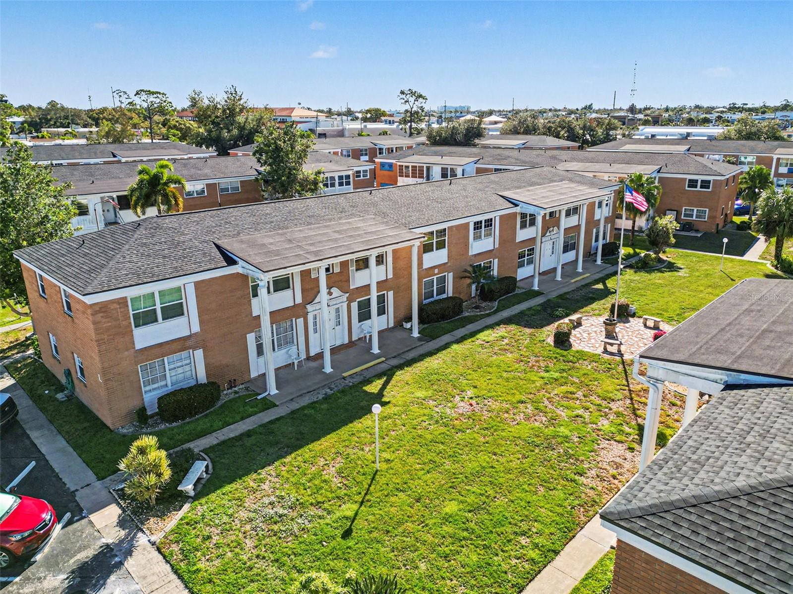 MARIA MANOR - Residential