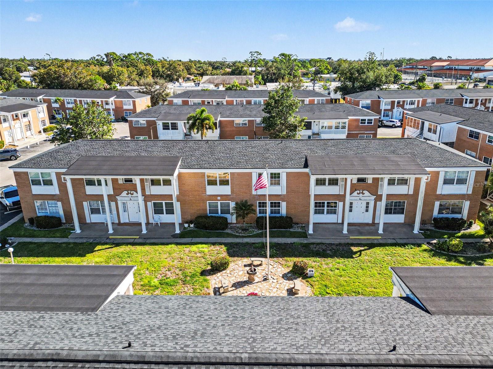 MARIA MANOR - Residential