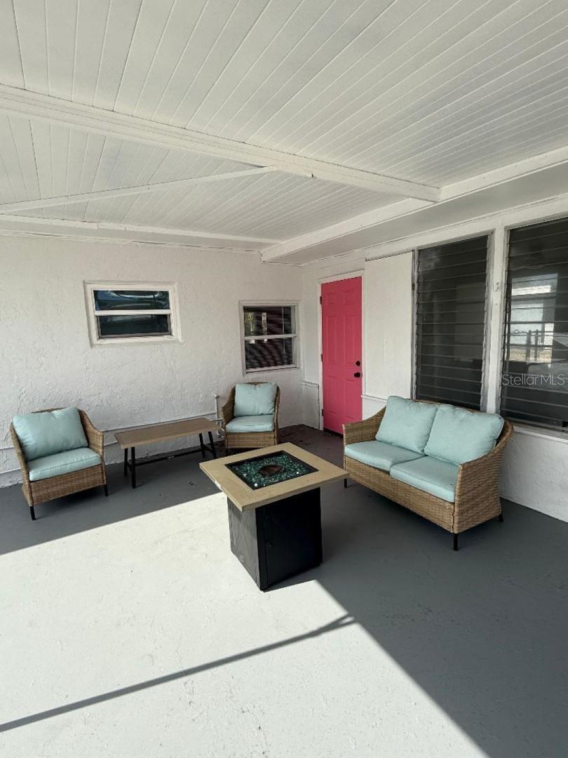 COUNTRY CLUB ESTATES - Residential