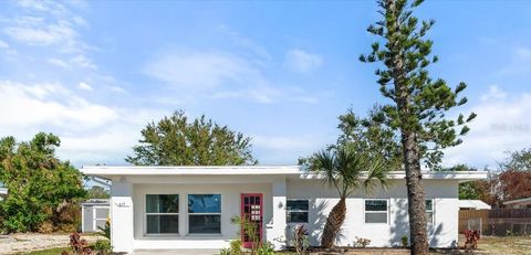 Photo of 617 Guild Drive, Venice, FL 34285 (MLS # A4659712)
