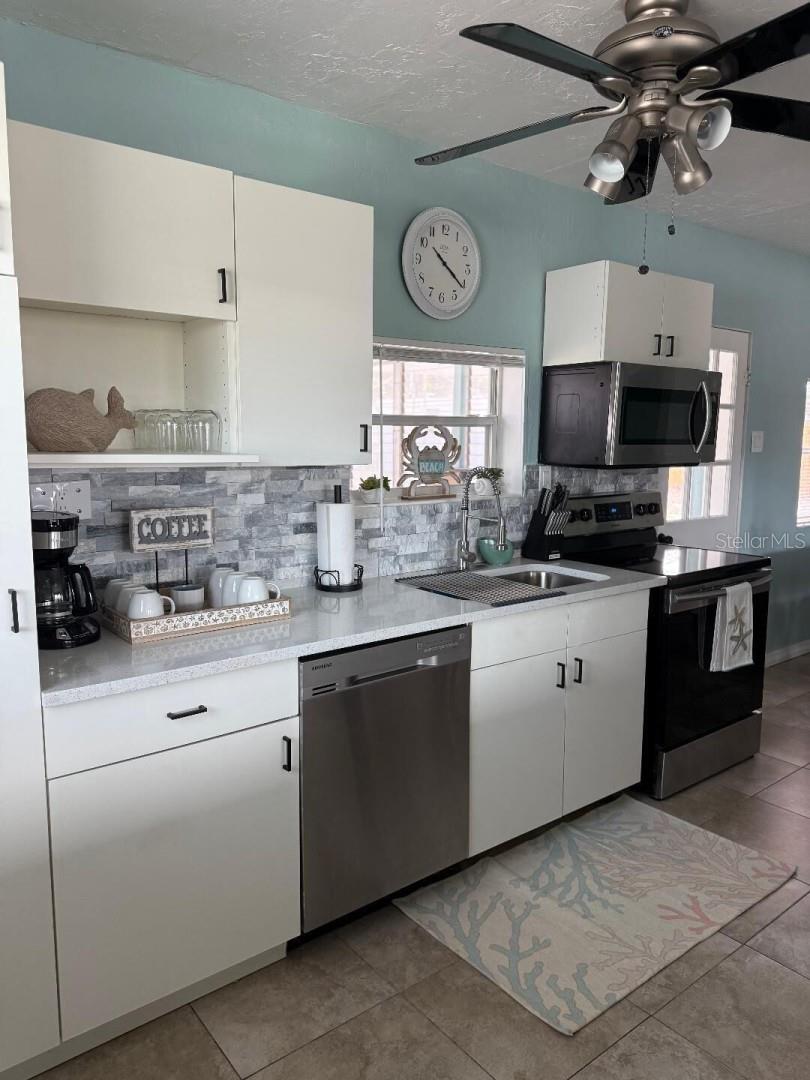 COUNTRY CLUB ESTATES - Residential