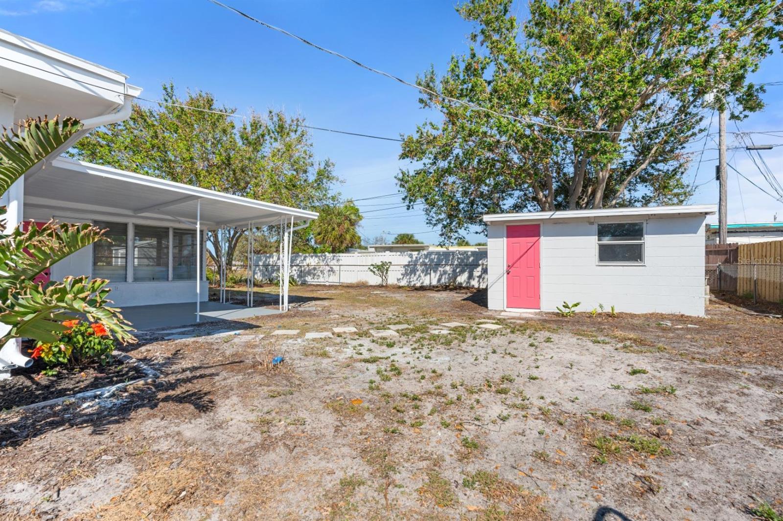 COUNTRY CLUB ESTATES - Residential