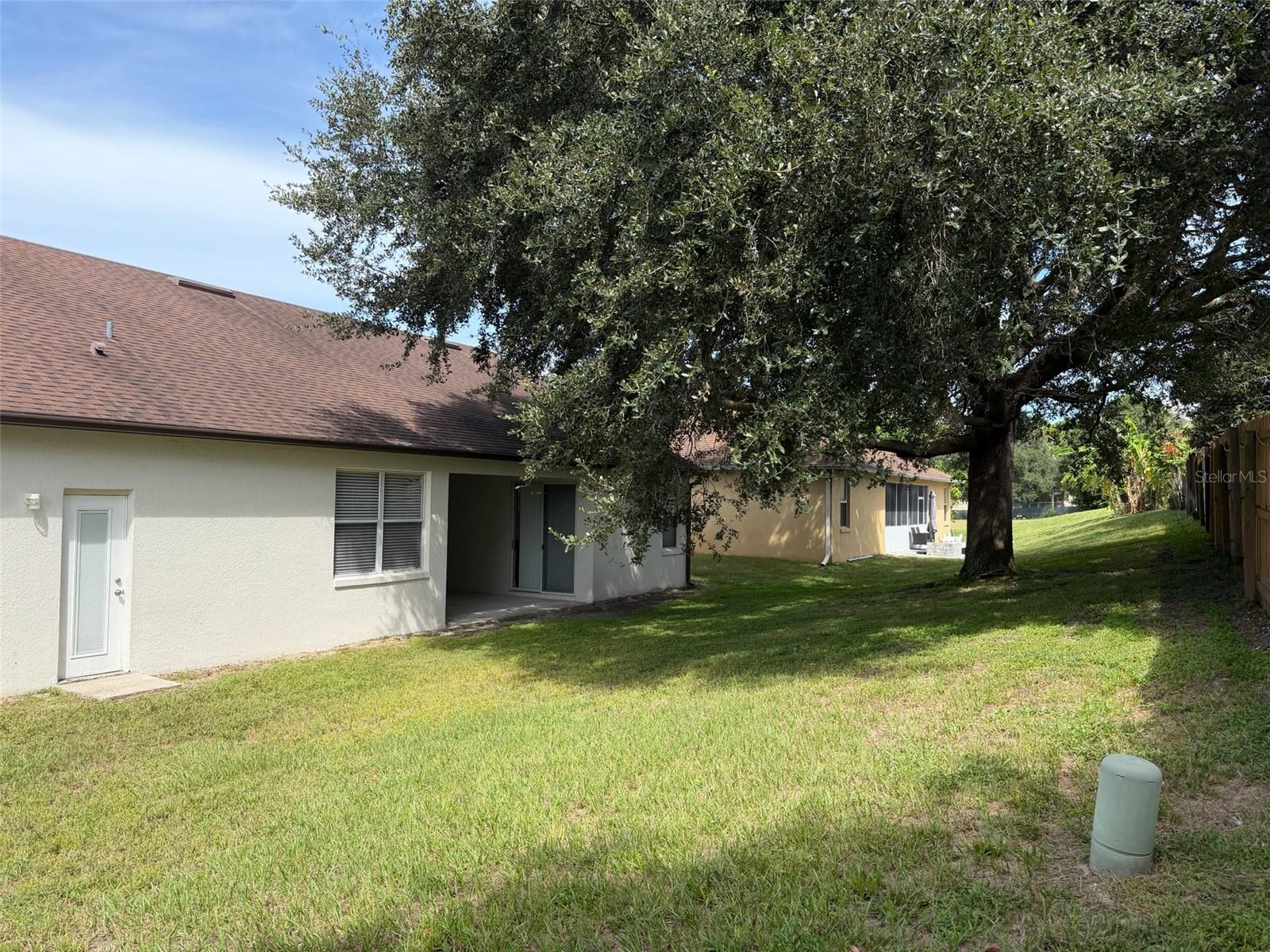 WEDGEWOOD COMMONS PH 02 - Residential Lease