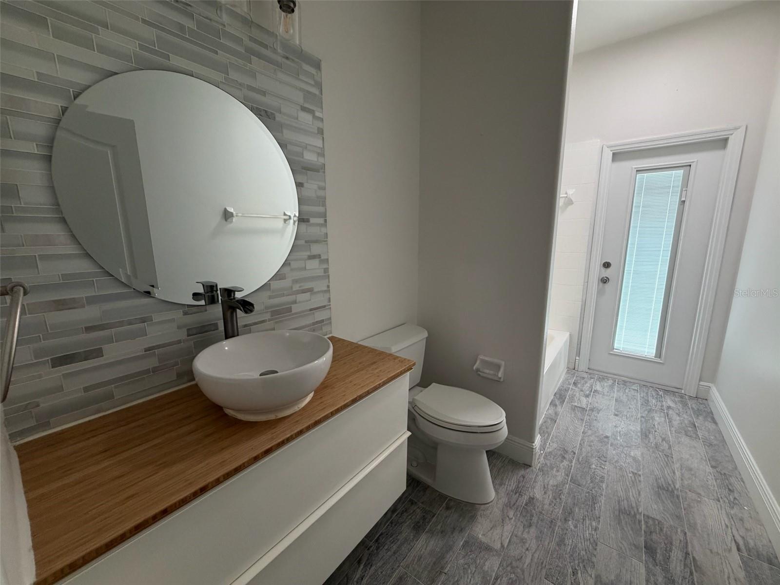 WEDGEWOOD COMMONS PH 02 - Residential Lease