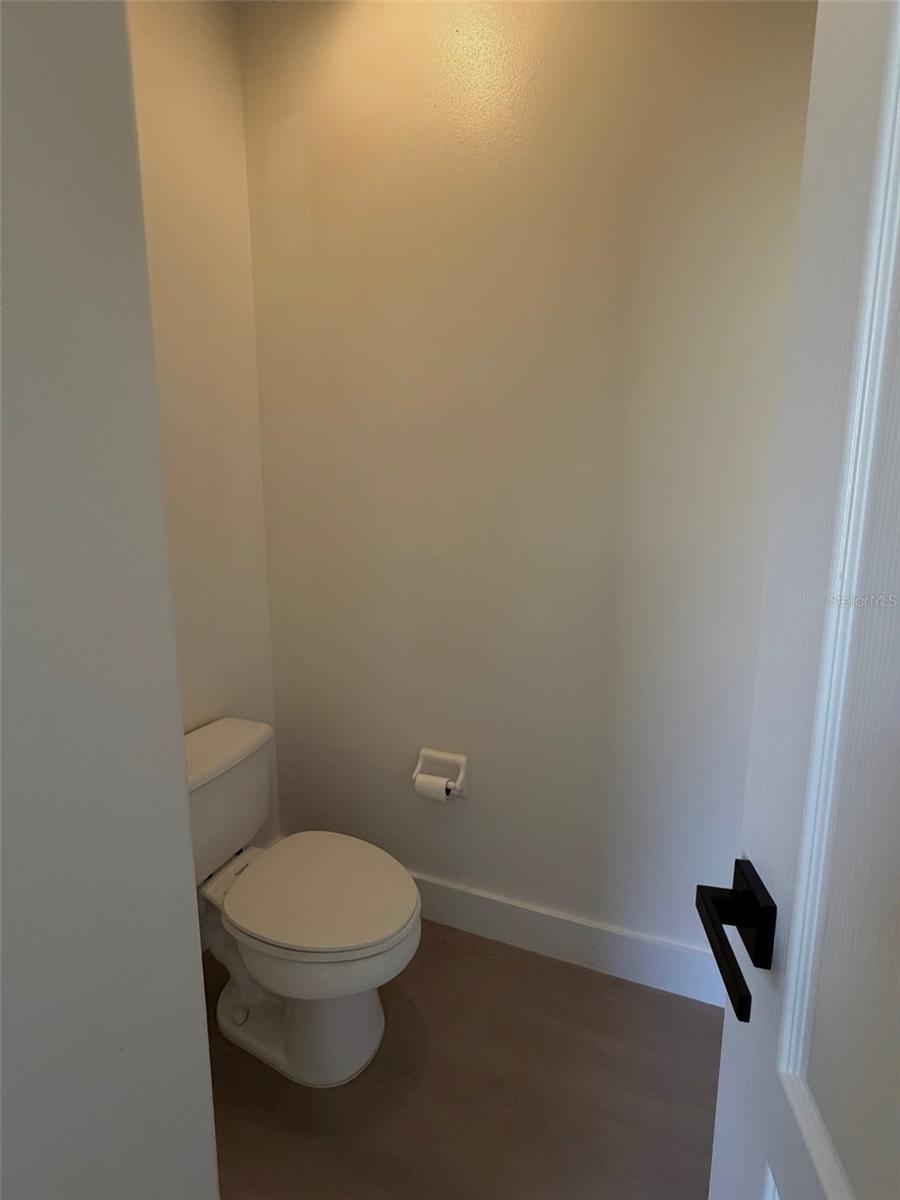 WEDGEWOOD COMMONS PH 02 - Residential Lease
