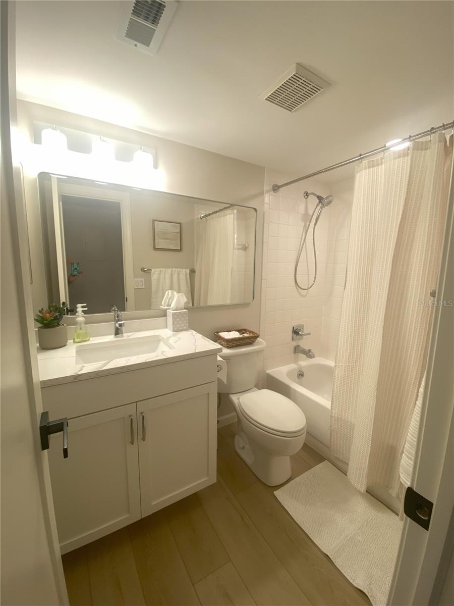 BIRD BAY II - Residential Lease