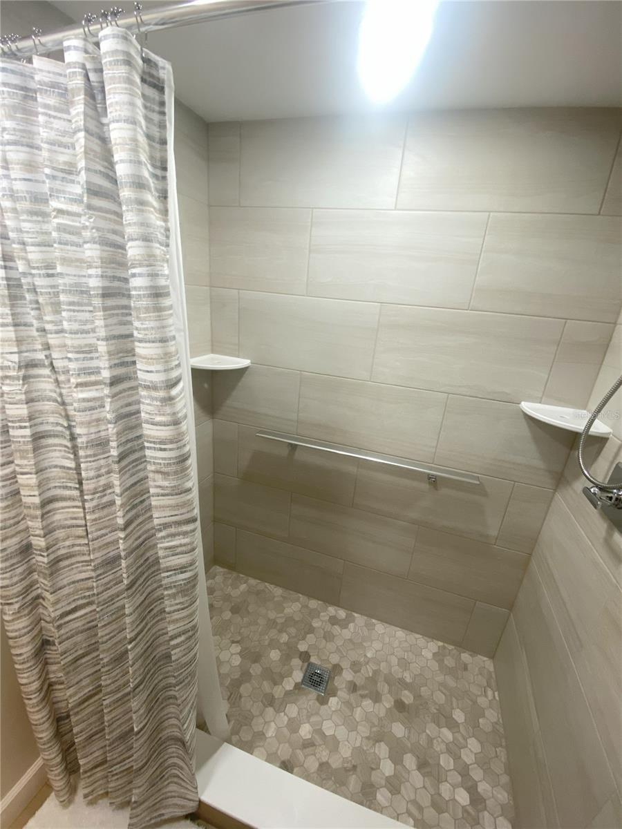 BIRD BAY II - Residential Lease