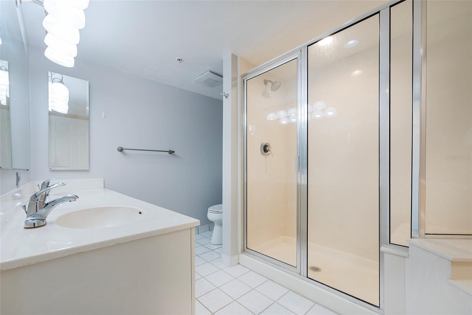 OCEANS 06 CONDO - Residential