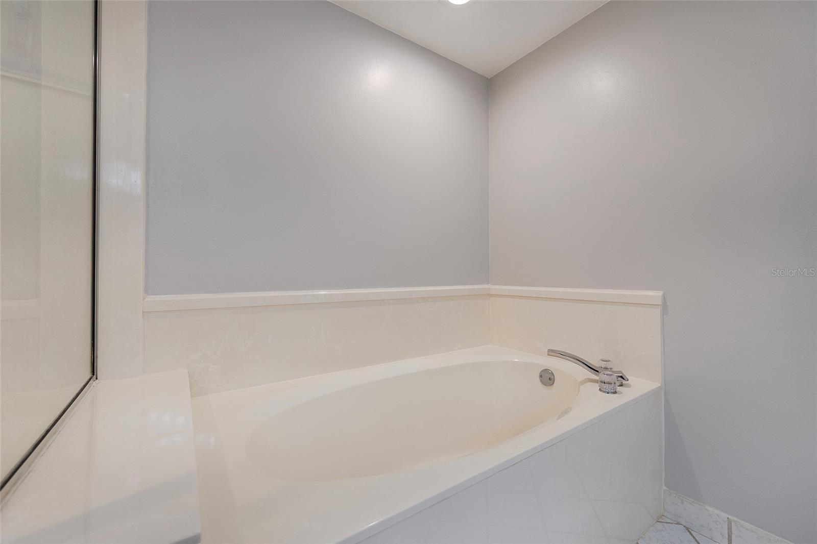 OCEANS 06 CONDO - Residential