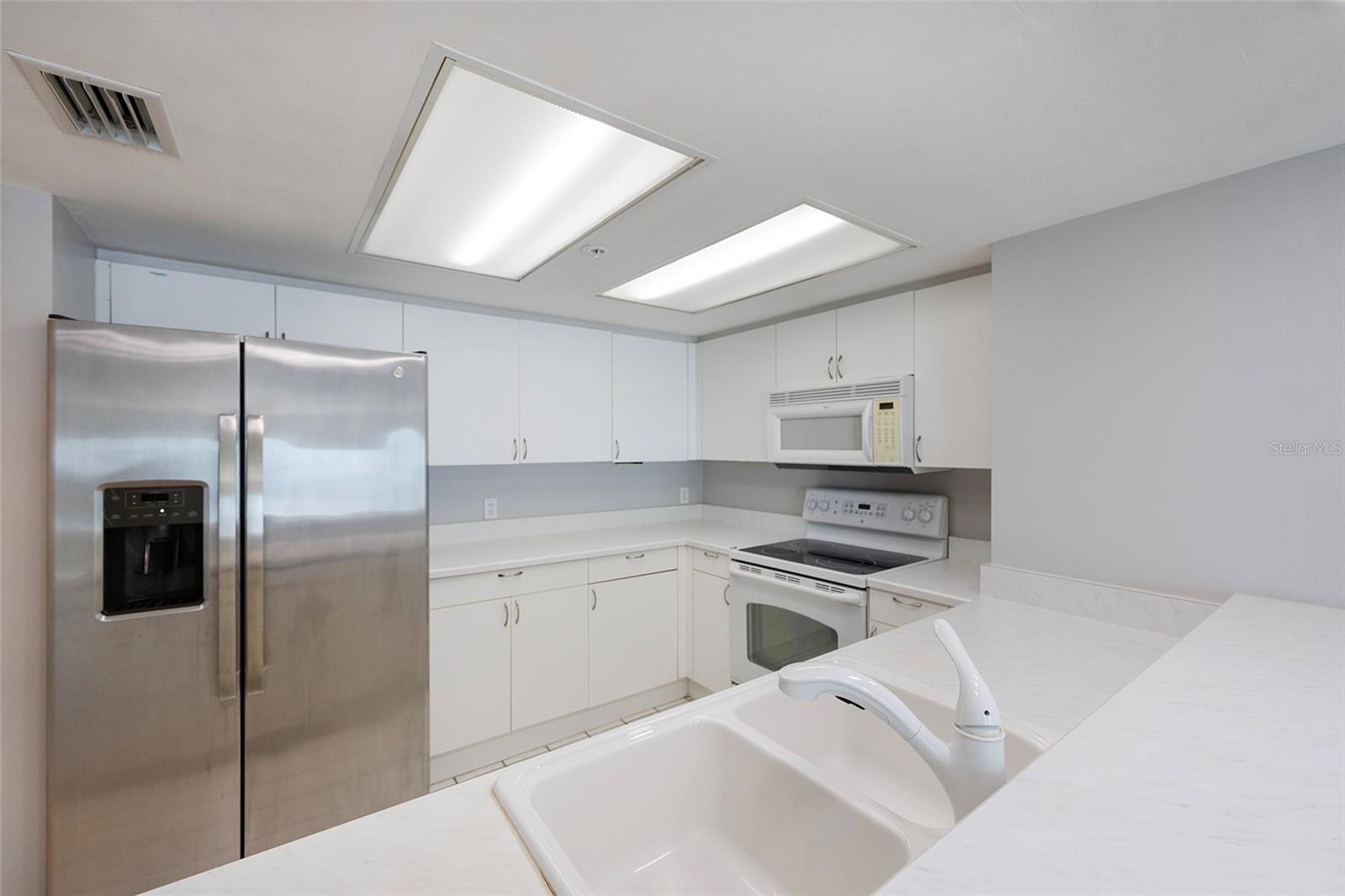 OCEANS 06 CONDO - Residential