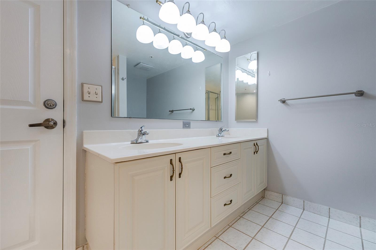 OCEANS 06 CONDO - Residential