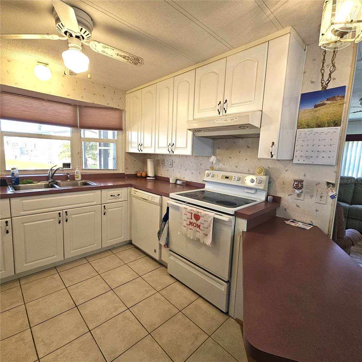 715 FAIRMOUNT DRIVE