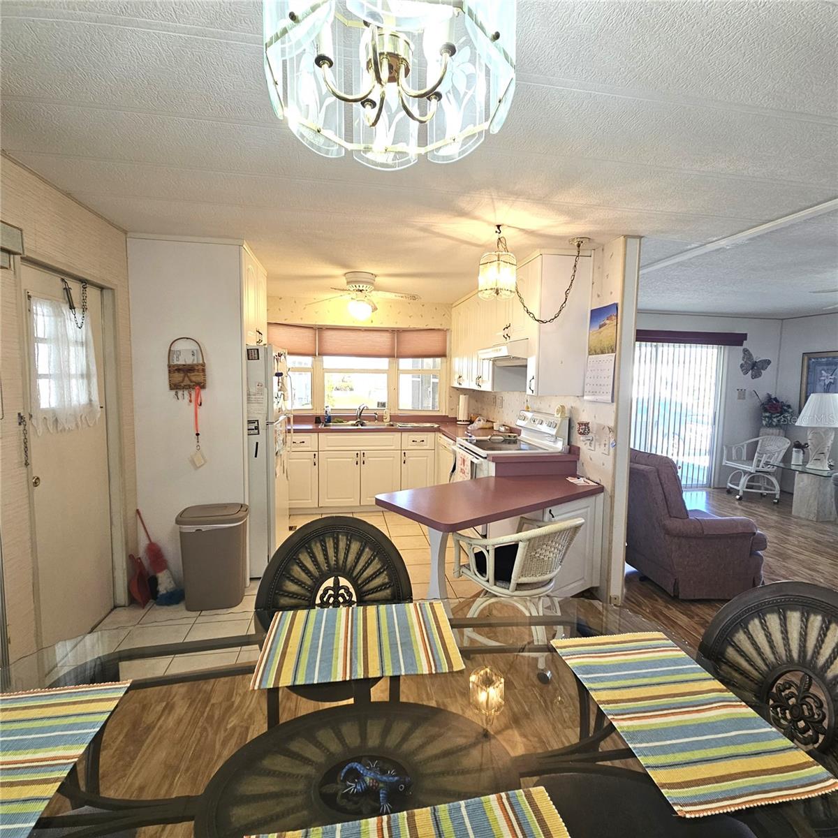 715 FAIRMOUNT DRIVE