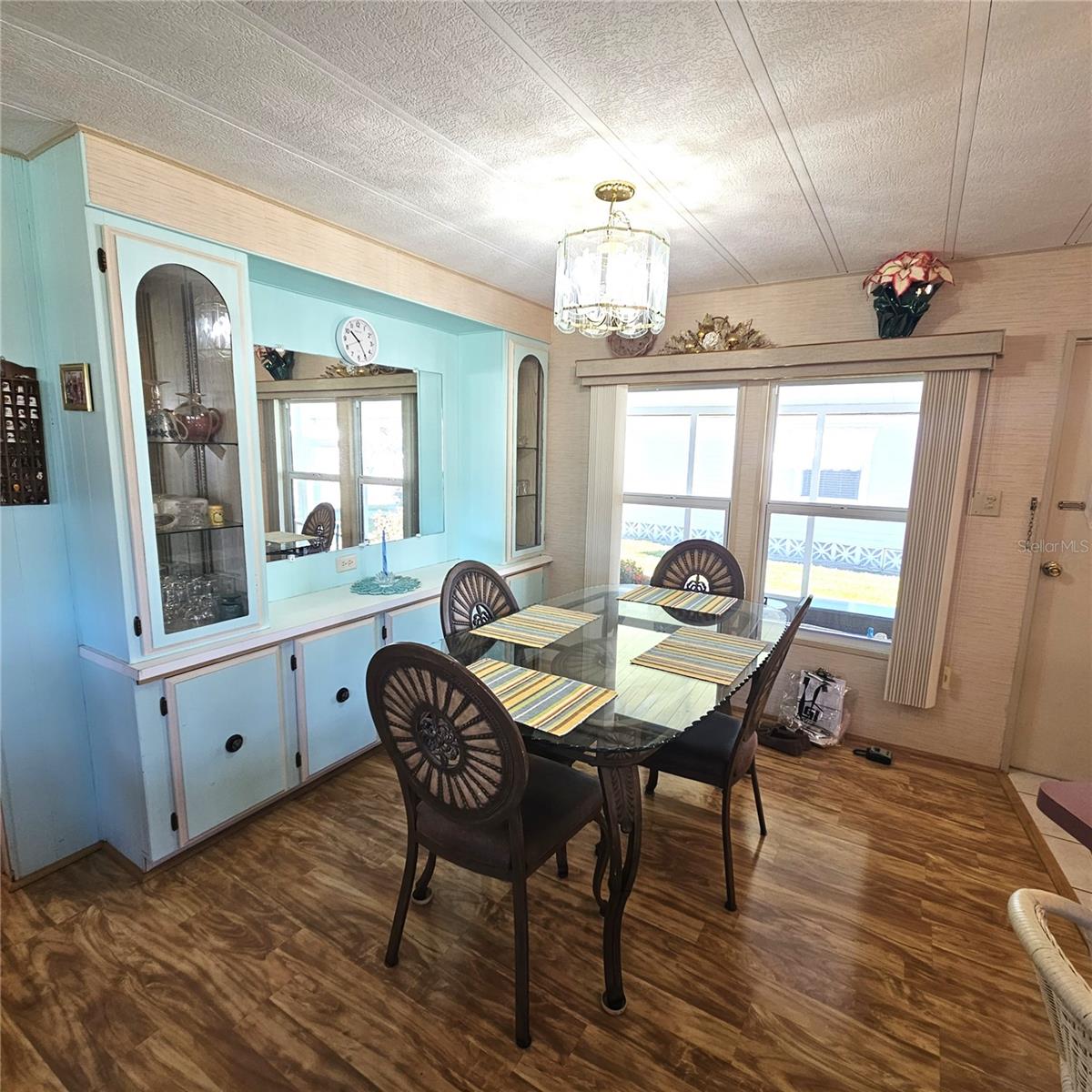 715 FAIRMOUNT DRIVE