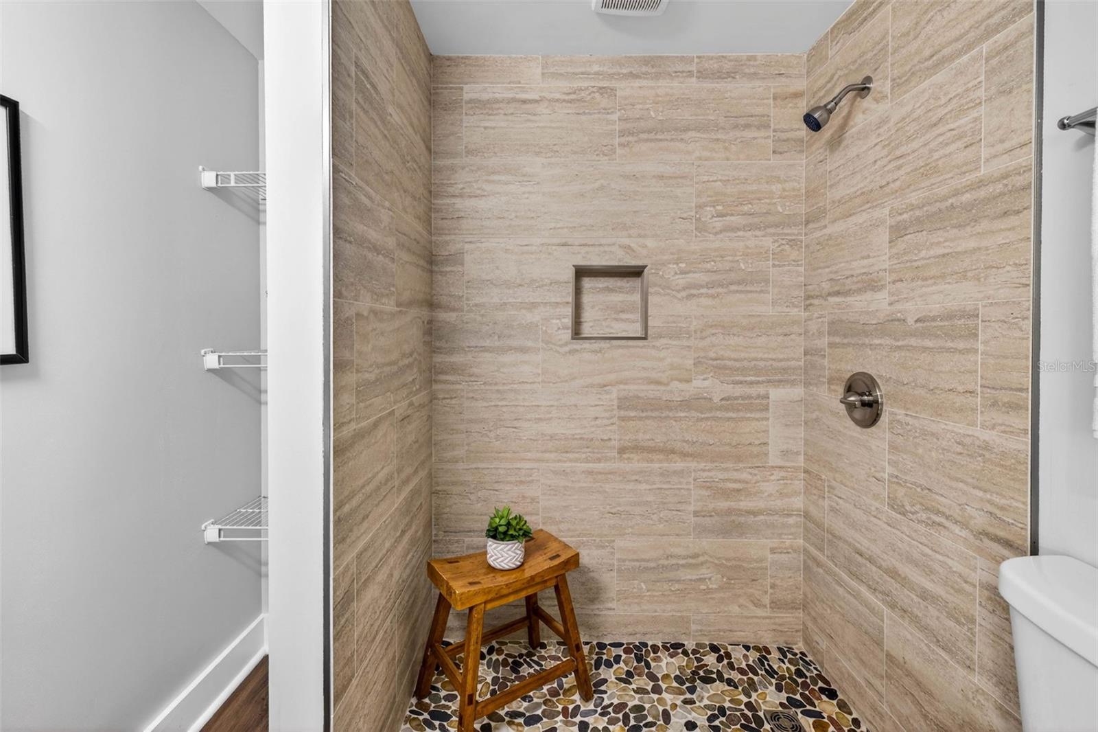 LELLMAN HEIGHTS 5TH SEC - Residential