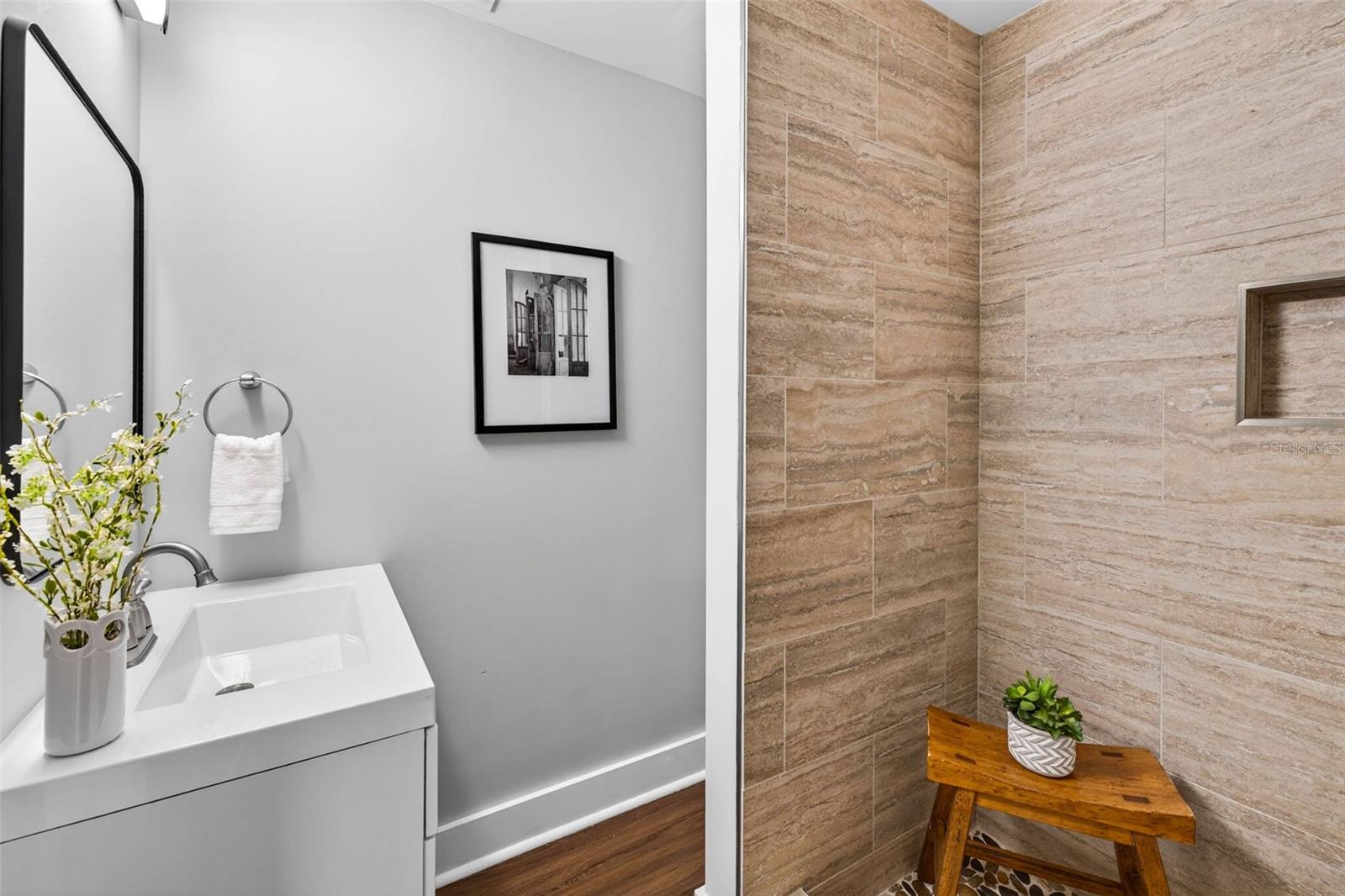 LELLMAN HEIGHTS 5TH SEC - Residential