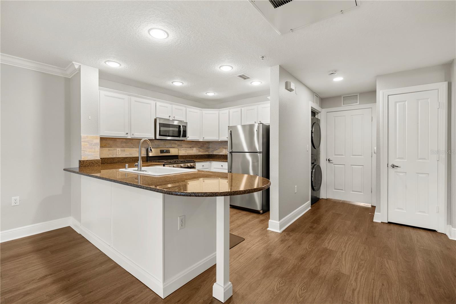 HERITAGE CROSSING CONDO PH 17 - Residential