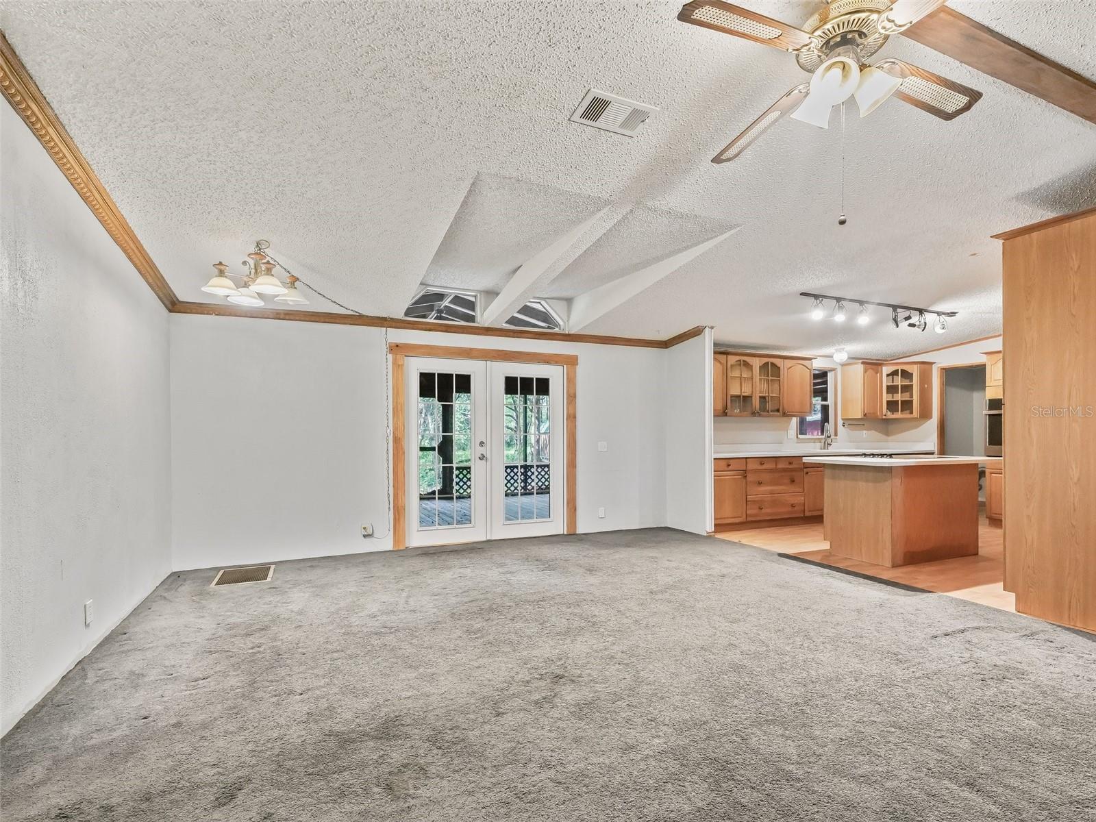 COUNTRYSIDE LAKES - Residential