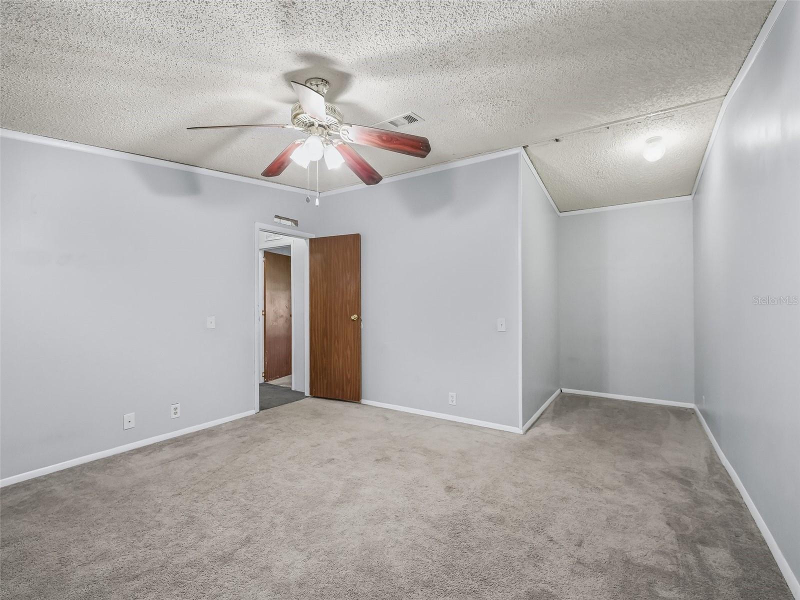 COUNTRYSIDE LAKES - Residential