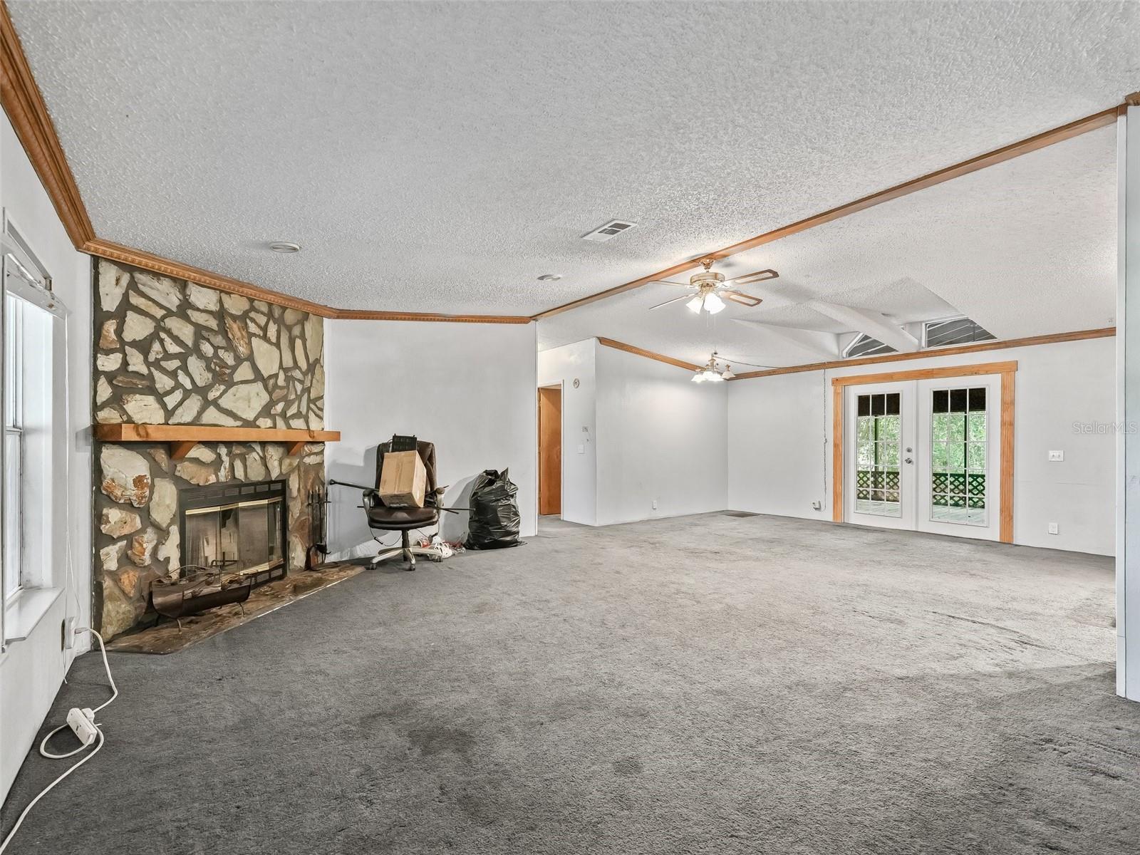 COUNTRYSIDE LAKES - Residential