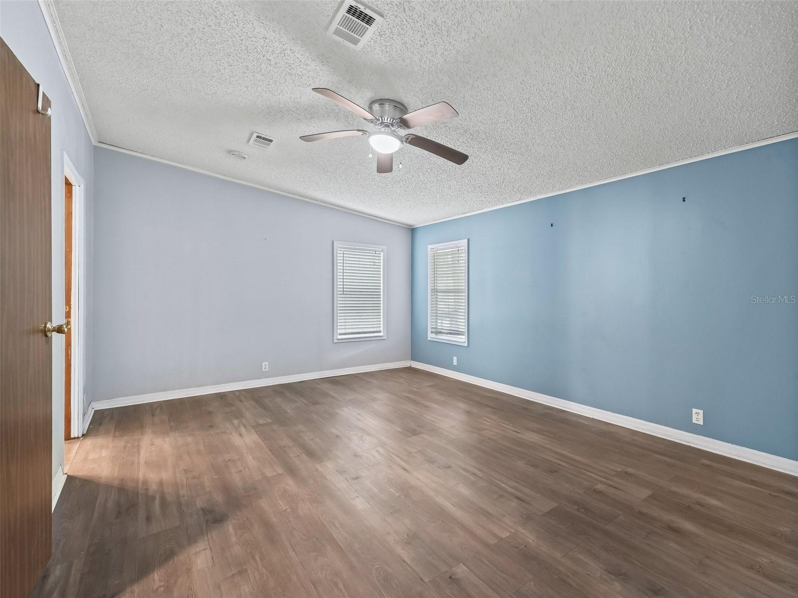 COUNTRYSIDE LAKES - Residential