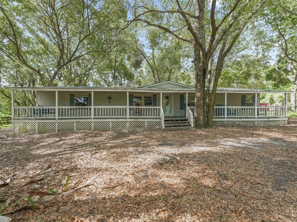 Photo of 17070 SE 173rd Terrace Road, Weirsdale, FL 32195 (MLS # G5106538)