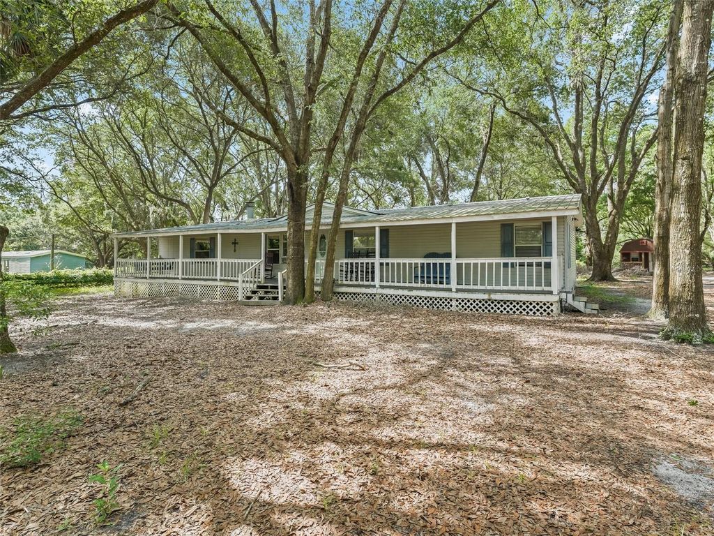 Photo of 17070 SE 173rd Terrace Road, Weirsdale, FL 32195 (MLS # G5106538)
