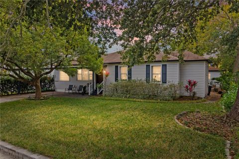 Photo of 3704 W Platt Street, Tampa, FL 33609 (MLS # TB8475975)
