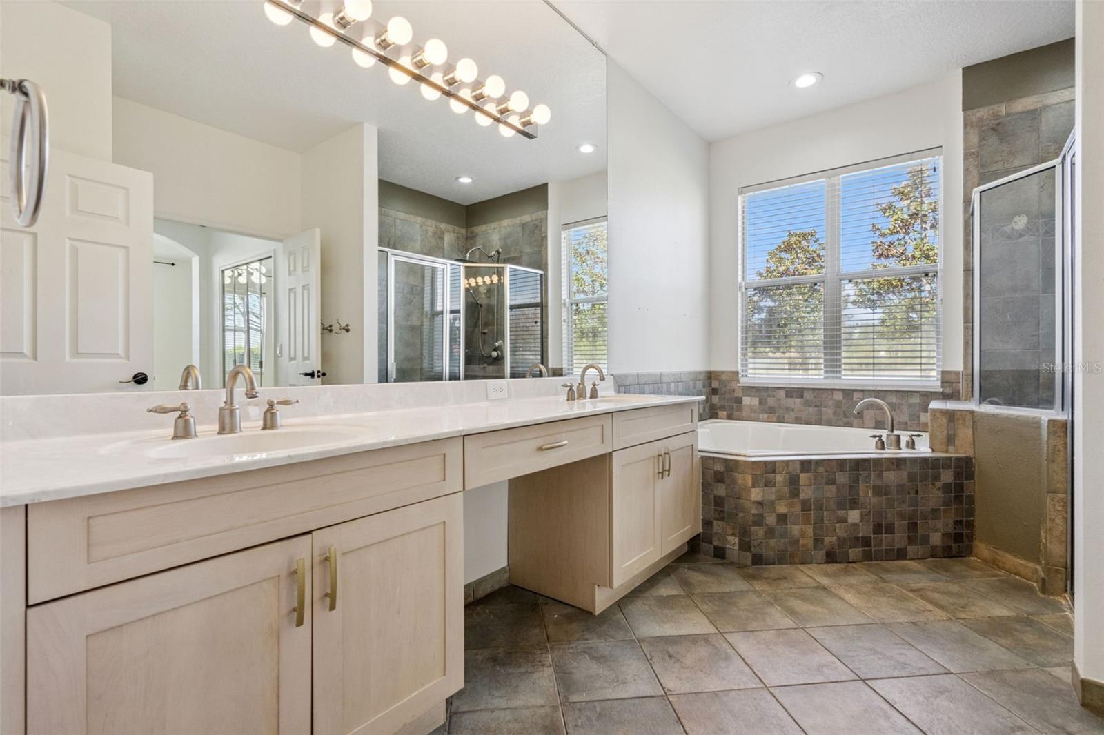 SUMMERPORT - Residential