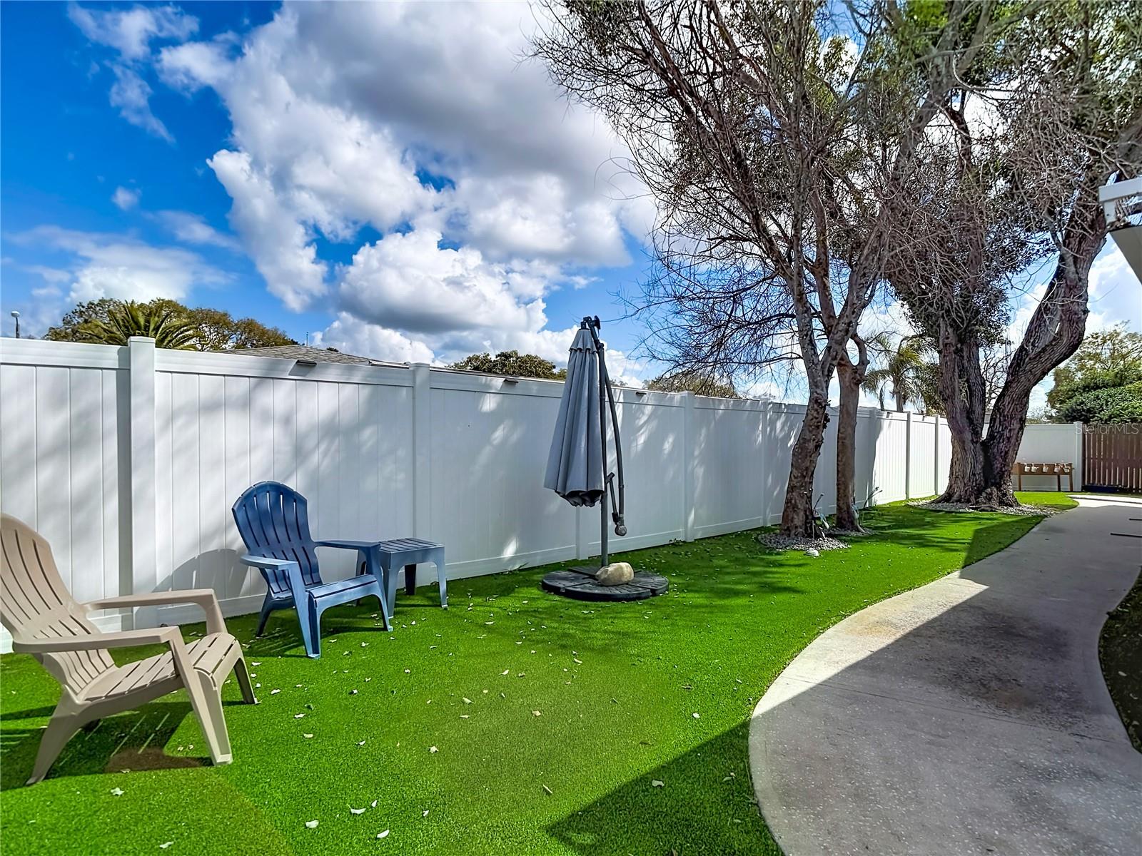 EMBASSY HILLS - Residential