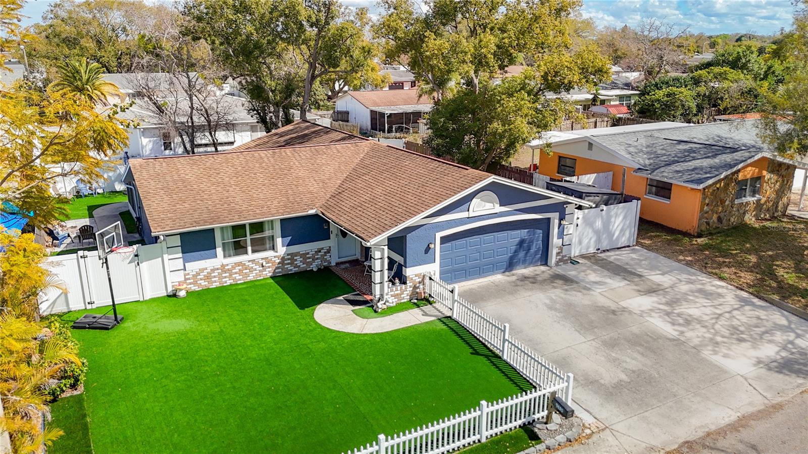 EMBASSY HILLS - Residential