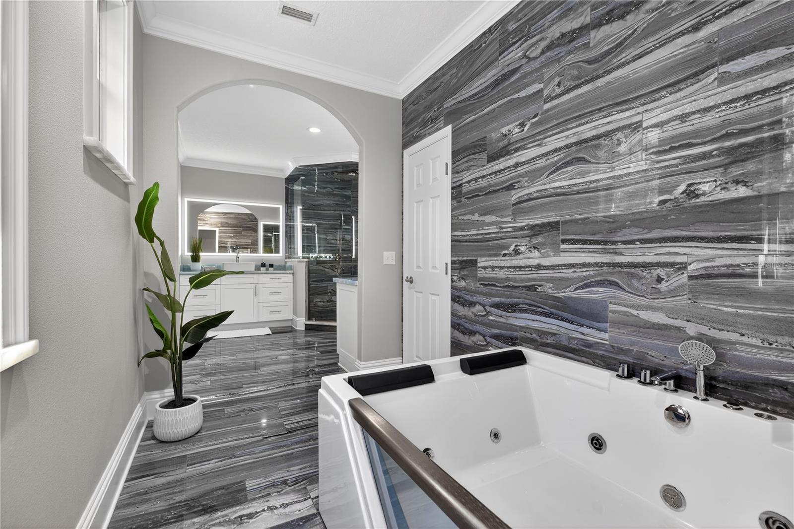 CRENSHAW LAKES - Residential