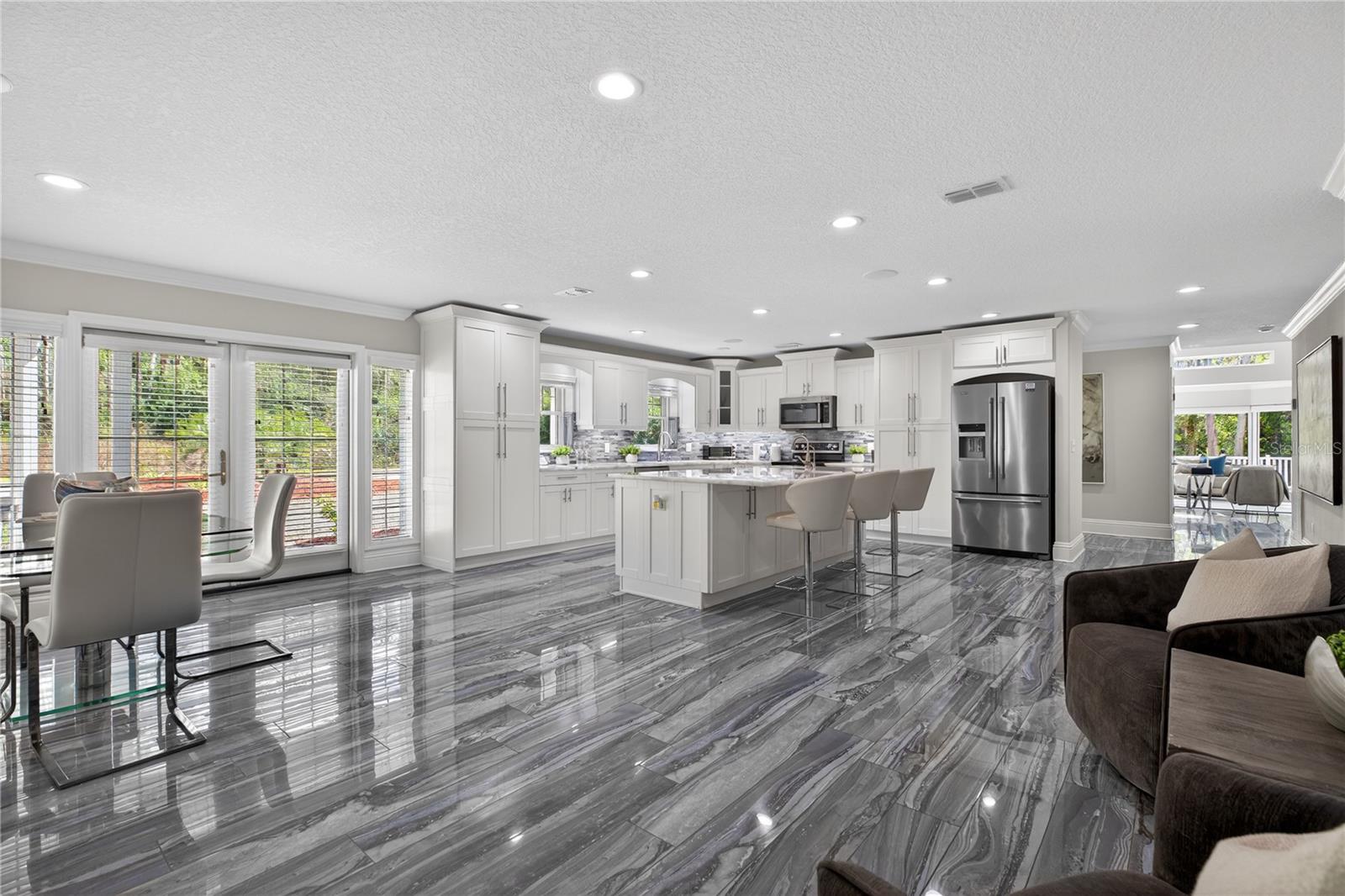 CRENSHAW LAKES - Residential