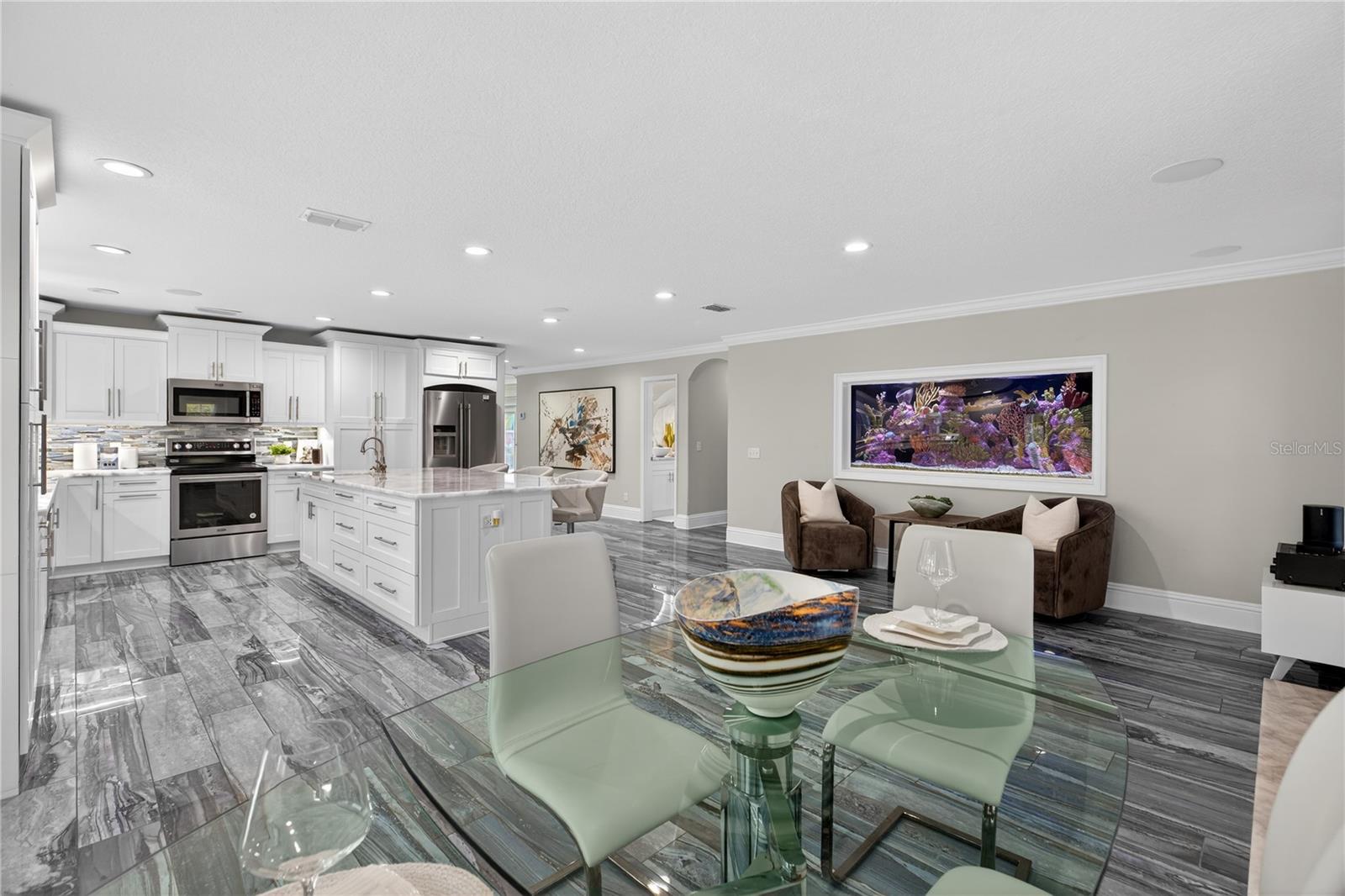 CRENSHAW LAKES - Residential