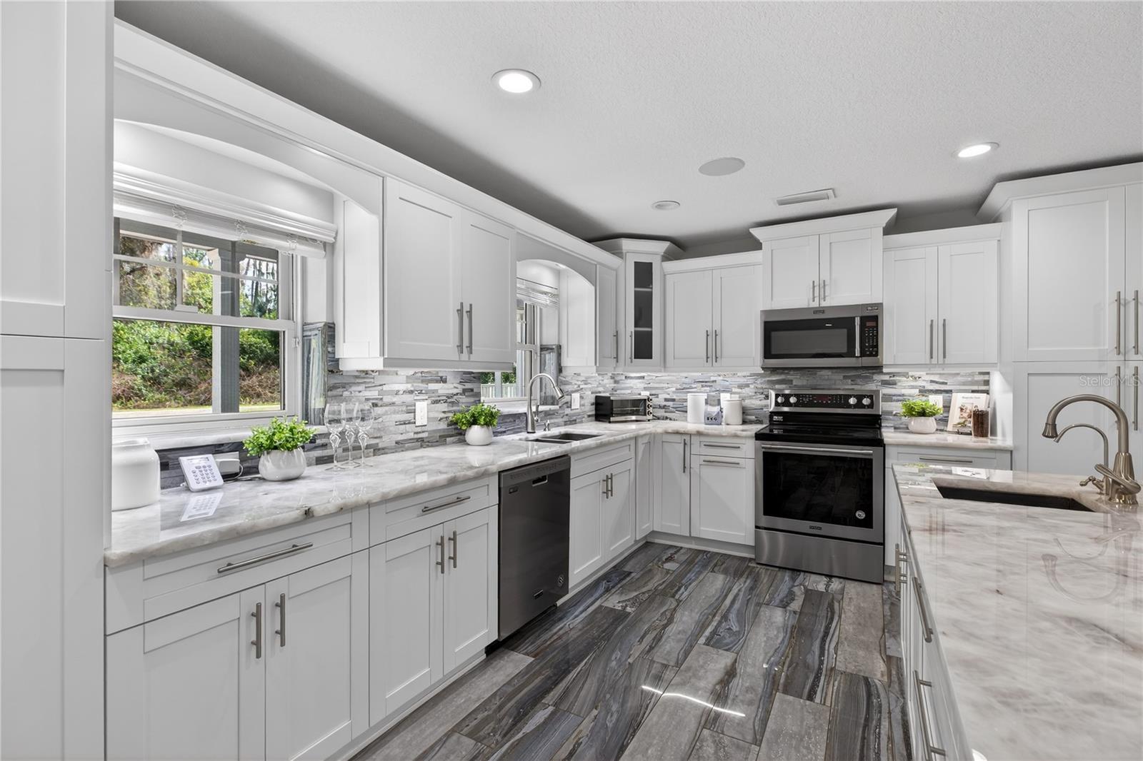 CRENSHAW LAKES - Residential